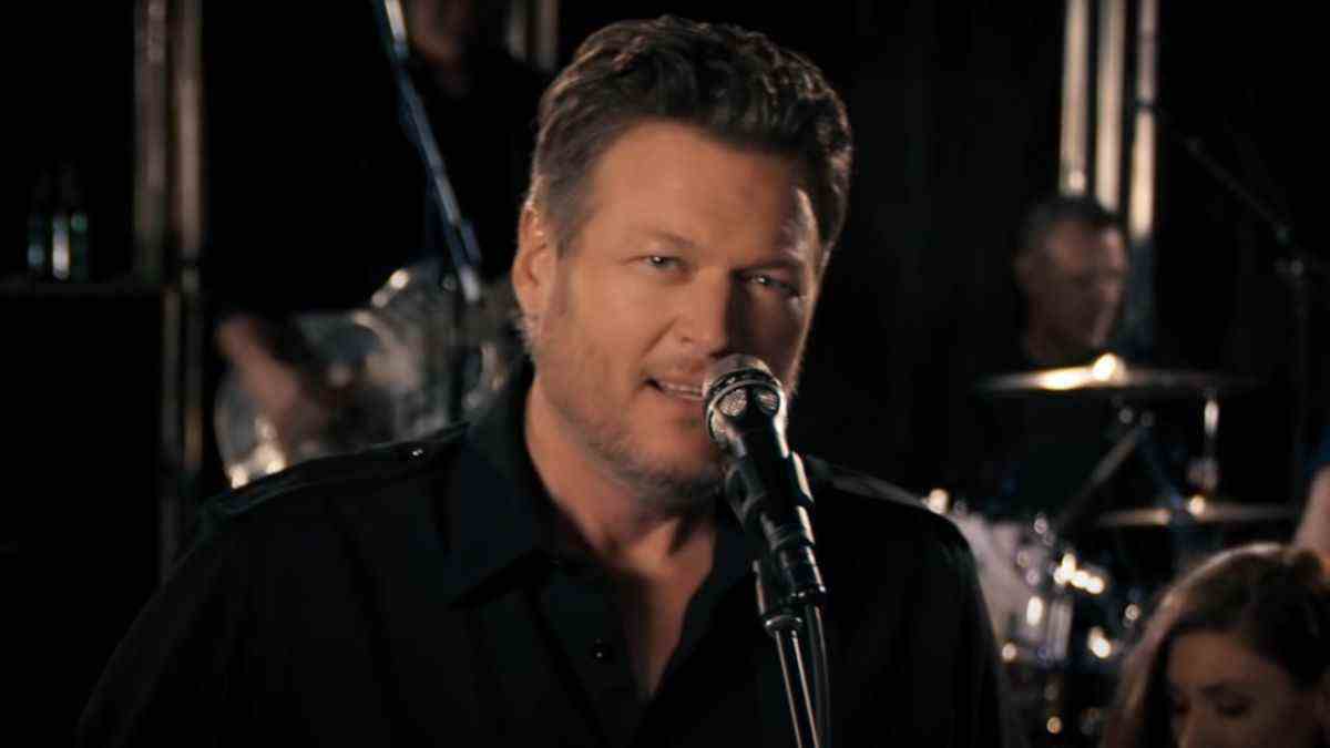 Blake Shelton music video for Minimum Wage.