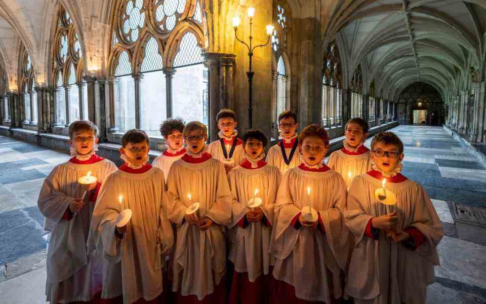 La chorale au moment des funérailles de feu la reine comprenait de très nouveaux choristes car c'était au début de la nouvelle année scolaire - Paul Grover