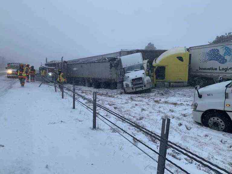 La Police provinciale de l’Ontario ferme l’autoroute 401 entre Tilbury et London en raison d’une collision entre 12 véhicules