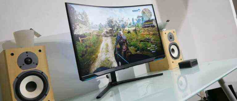 Samsung Odyssey Neo G8 gaming monitor