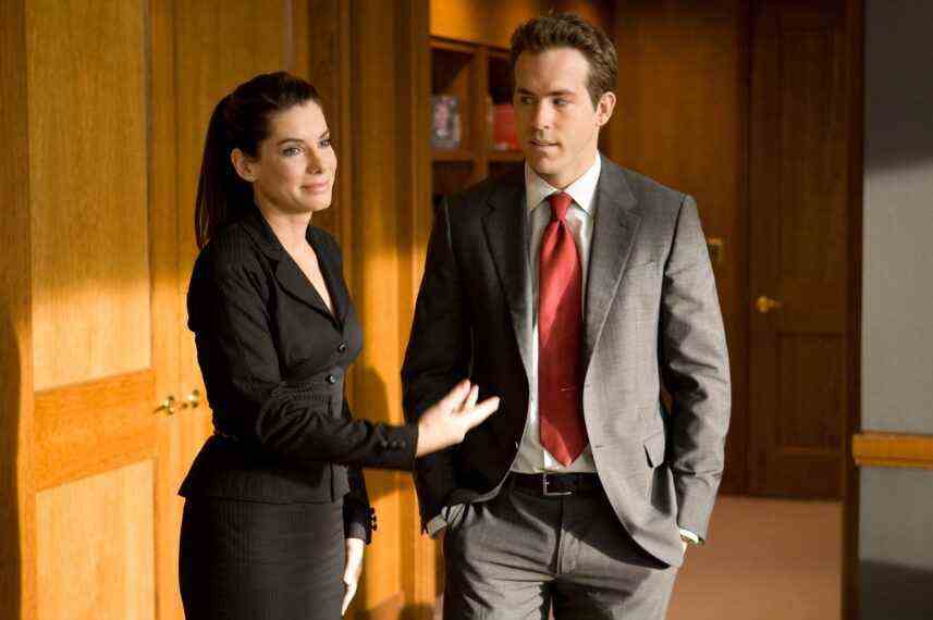 Sandra Bullock et Ryan Reynolds dans 