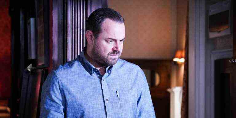 Le patron d'EastEnders, Chris Clenshaw, explique la raison de la sortie tragique de Mick

