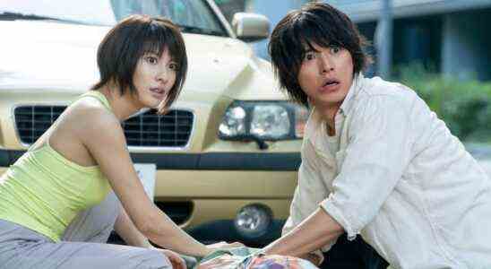 (L to R) Tao Tsuchiya as Usagi, Kento Yamazaki as Arisu in Alice in Borderland Season 2