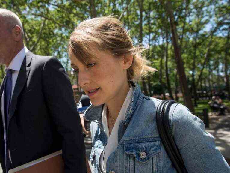 La diva culte du sexe Allison Mack a rejoint NXIVM pour « redevenir une grande actrice »