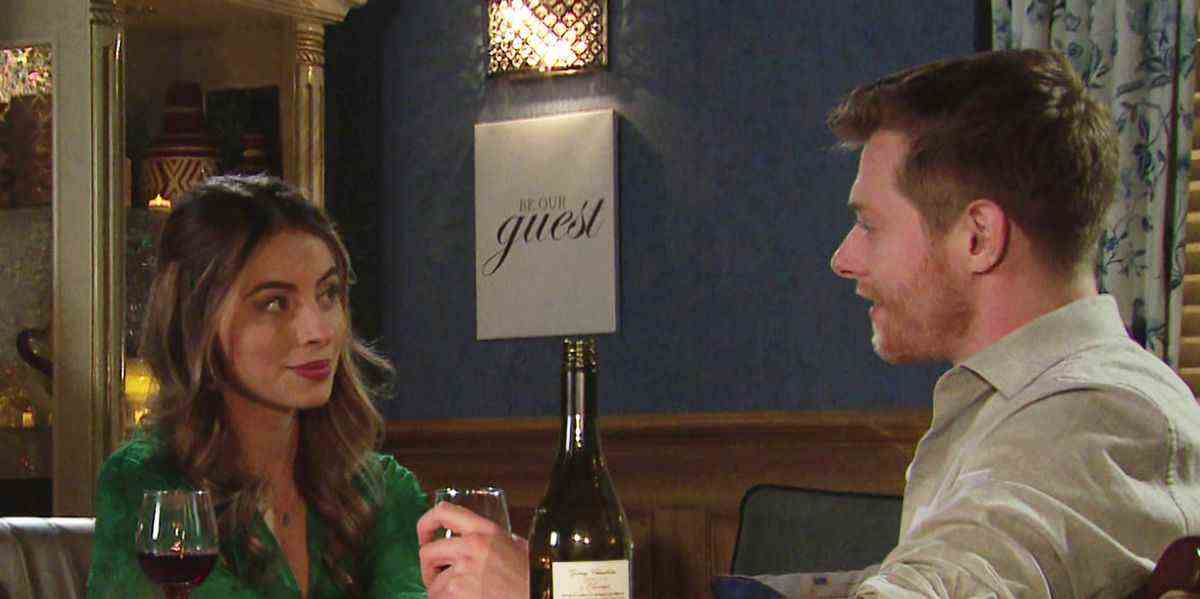 Coronation Street confirme la date du mariage de Daniel et Daisy après la proposition de Noël

