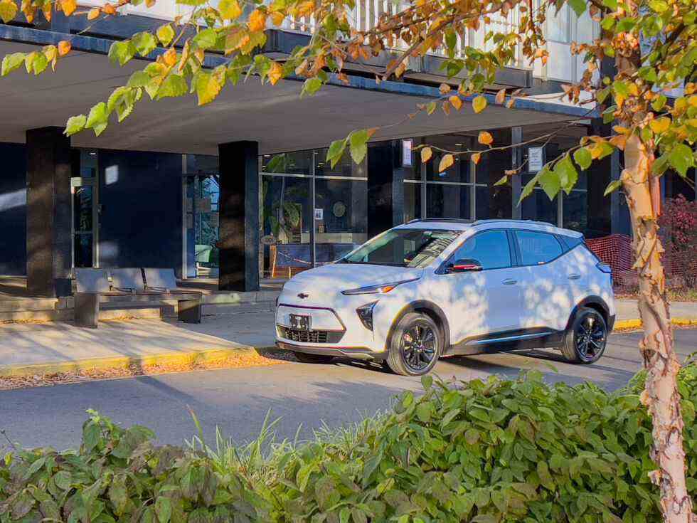 Le Chevrolet Bolt EUV est l'un des véhicules électriques les moins chers en vente, à partir de 27 200 $.