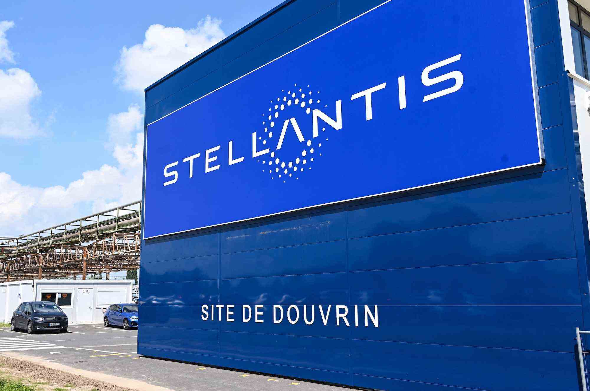 Logiciel constructeur automobile Stellantis