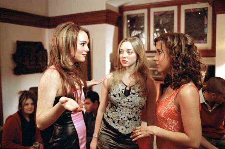 MEAN GIRLS, Lindsay Lohan, Amanda Seyfried, Lacey Chabert, 2004, (c) Paramount/courtesy Everett Collection