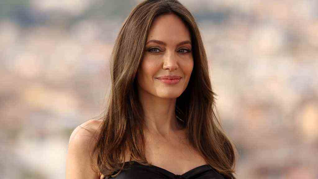 Angelina Jolie quitte ses fonctions d'envoyée spéciale de l'Agence des Nations Unies pour les réfugiés
