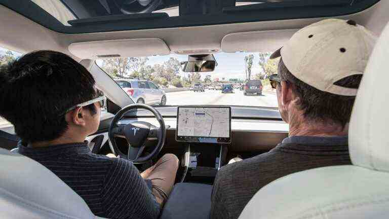 Après avoir affirmé que les caméras pourraient remplacer le radar, Tesla travaille à nouveau sur le radar