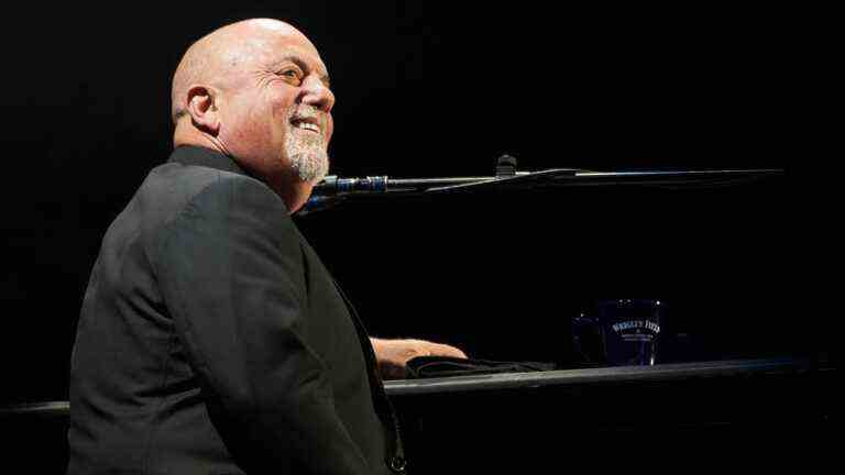 Billy Joel reporte le dernier salon de l'année au Madison Square Garden après avoir contracté une «infection virale» Les plus populaires doivent être lus
	
	
