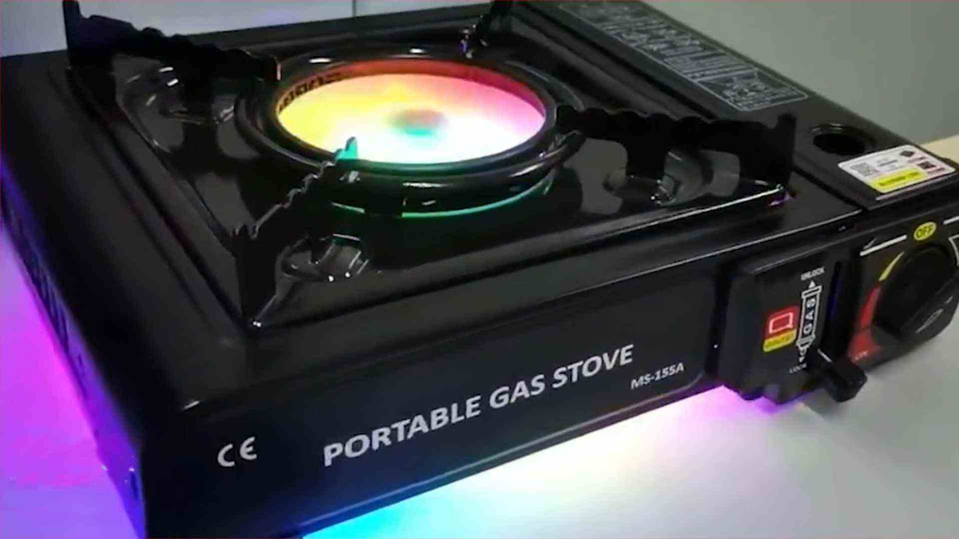 Ce PC de jeu portable pour cuisinière à gaz est livré avec un éclairage RVB.
