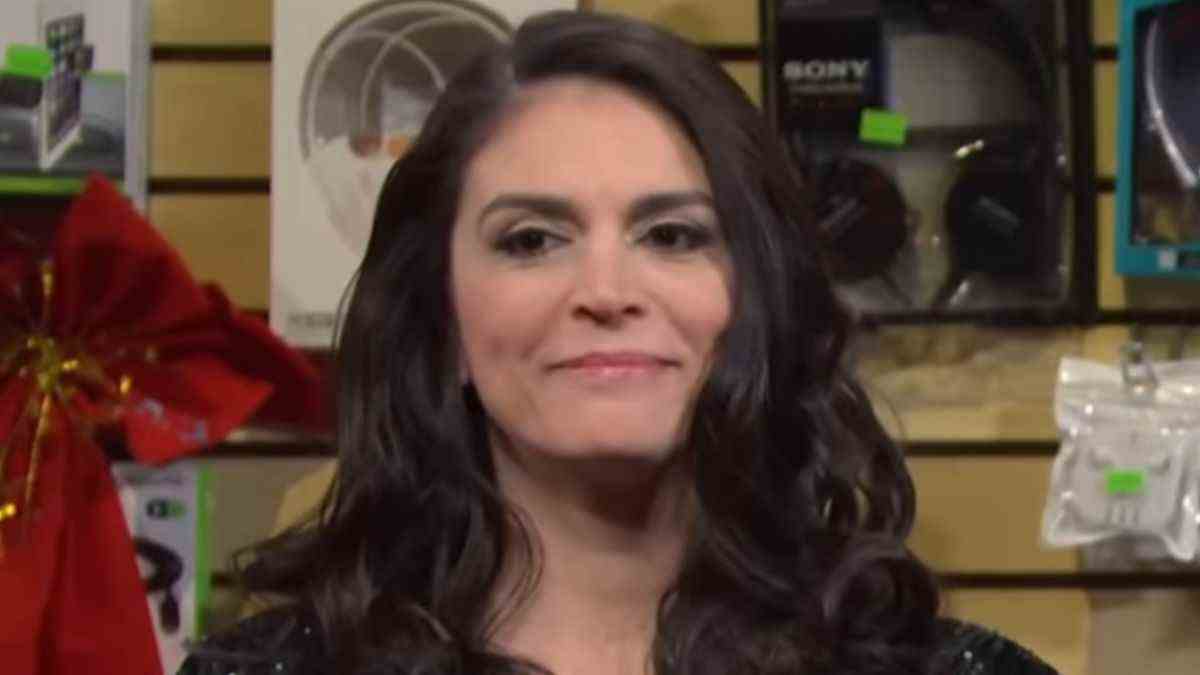 cecily strong on her final snl sketch.