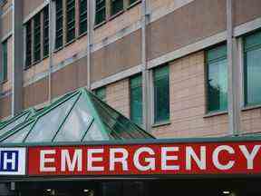 Un panneau d'urgence dans un hôpital de Toronto.