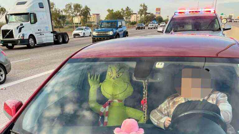 Comment le Grinch a volé un tour gratuit dans une voie réservée aux VMO en Arizona