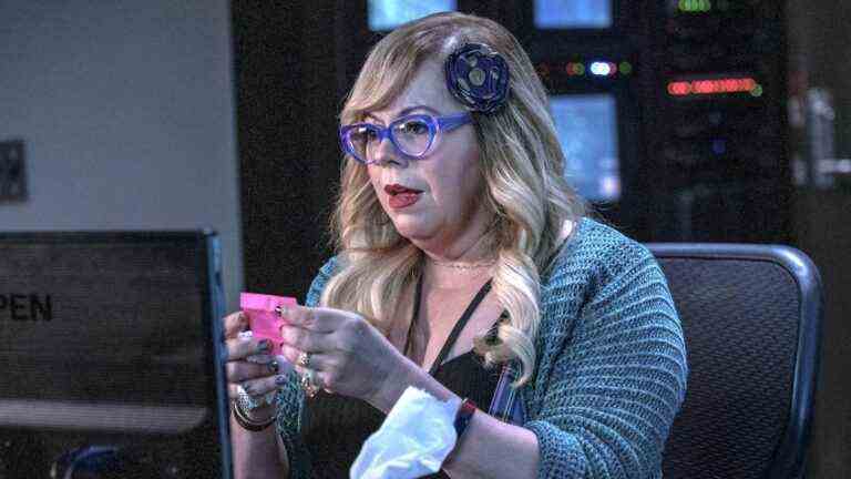 Criminal Minds: Evolution Star Kirsten Vangsness partage sa réponse définitive pour ce qu'il y a sur le post-it de Garcia
