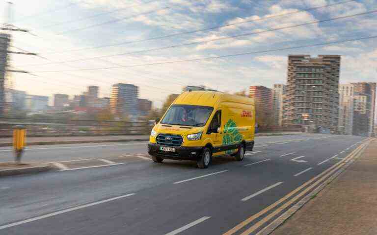 DHL commande 2 000 fourgons de livraison électriques Ford E-Transit