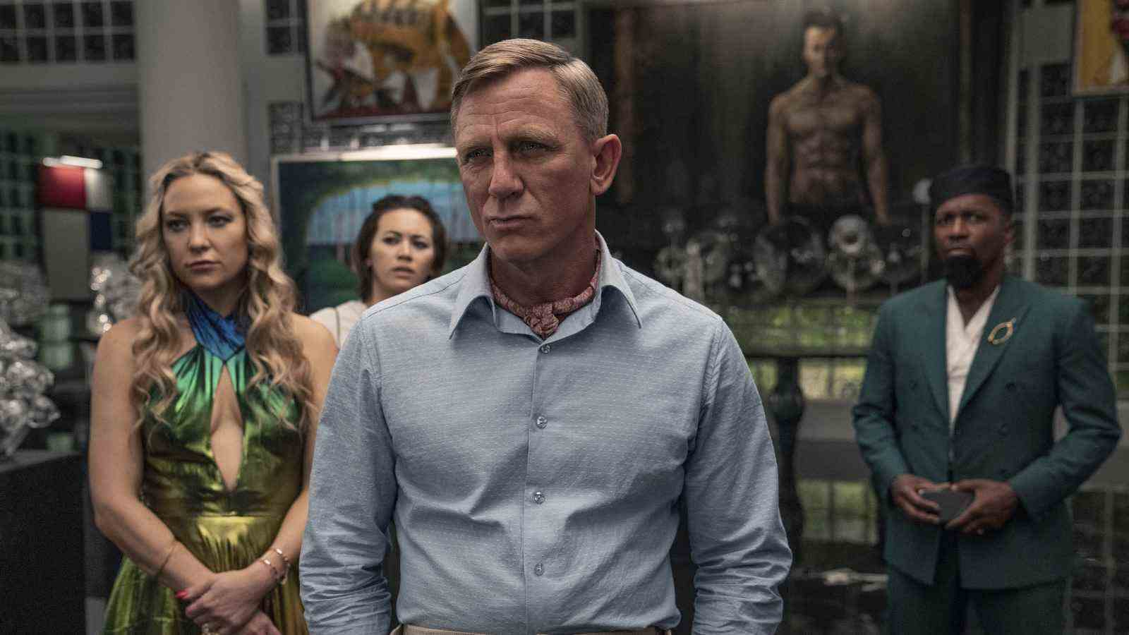 Daniel Craig et Rian Johnson de Glass Onion sur le tournage dans une piscine et le mystère de Benoit Blanc [Exclusive Interview]
