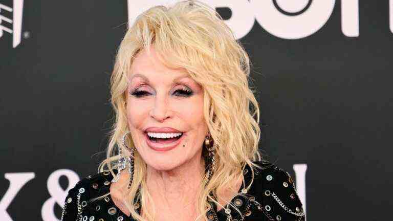 Dolly Parton rejoint TikTok Le plus populaire doit être lu Inscrivez-vous aux newsletters Variété Plus de nos marques
	
	
