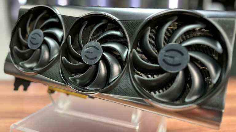 EVGA vend aux enchères le prototype de GPU Nvidia GeForce RTX 4090 pour une œuvre caritative
