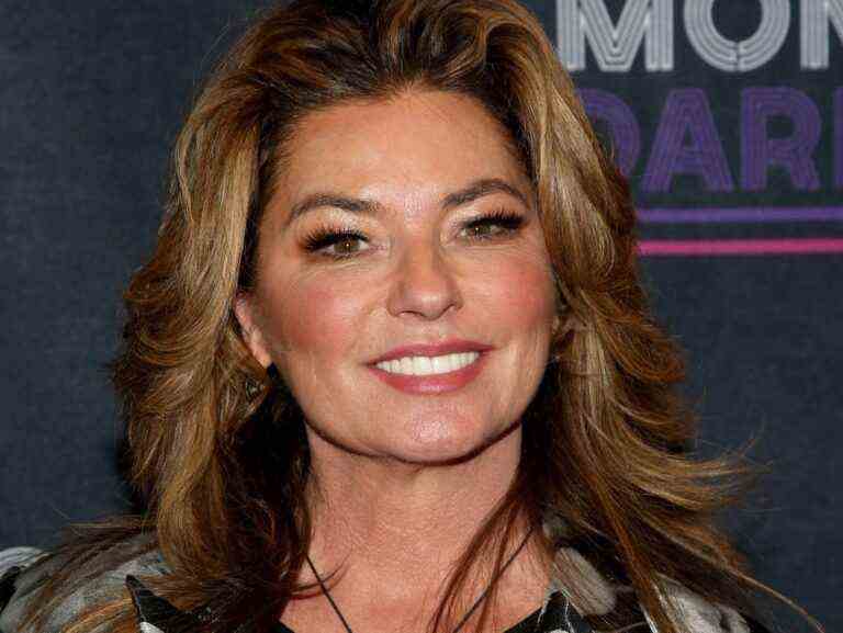 ‘IN A BON PLACE:’ Shania Twain parle de se remettre de l’infidélité de son ex