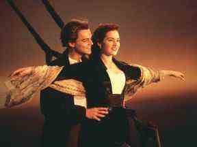 Leonardo DiCaprio et Kate Winslet dans une scène du Titanic.