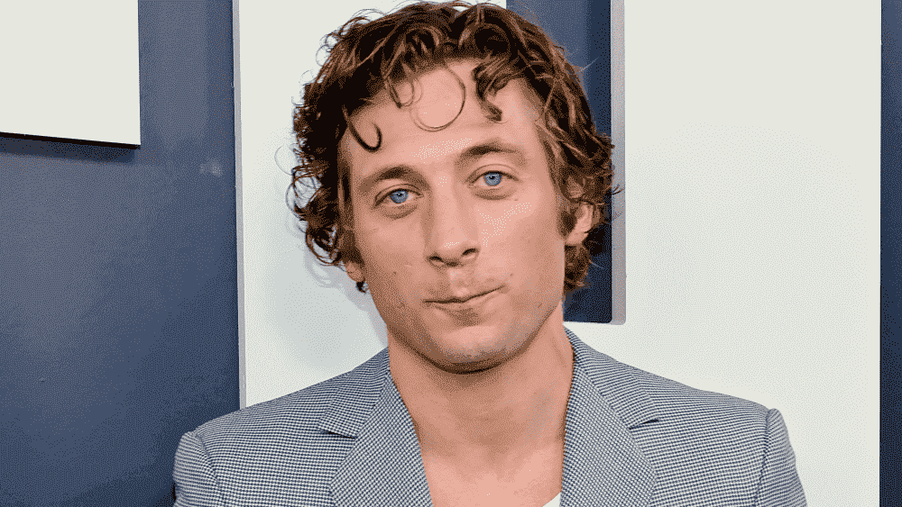 Jeremy Allen White gagne 40 livres de muscle pour un nouveau film : « The Bear » conduit à « Four A24 Scripts » atterrissant sur « My Desk »
	
	
