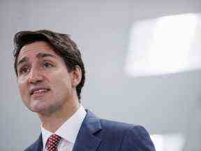 Le premier ministre du Canada, Justin Trudeau, prend la parole lors de sa visite à la Schulich School of Medicine and Dentistry à London, en Ontario.