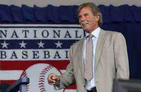 Le Temple de la renommée Dennis Eckersley assiste à la cérémonie d'intronisation au Temple de la renommée du baseball au Clark Sports Center le 24 juillet 2022 à Cooperstown, New York.  Getty Images