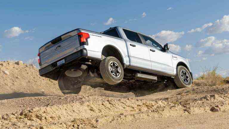 Le Ford F-150 Lightning aurait des briques après « Loud Pop » à la station Electrify America