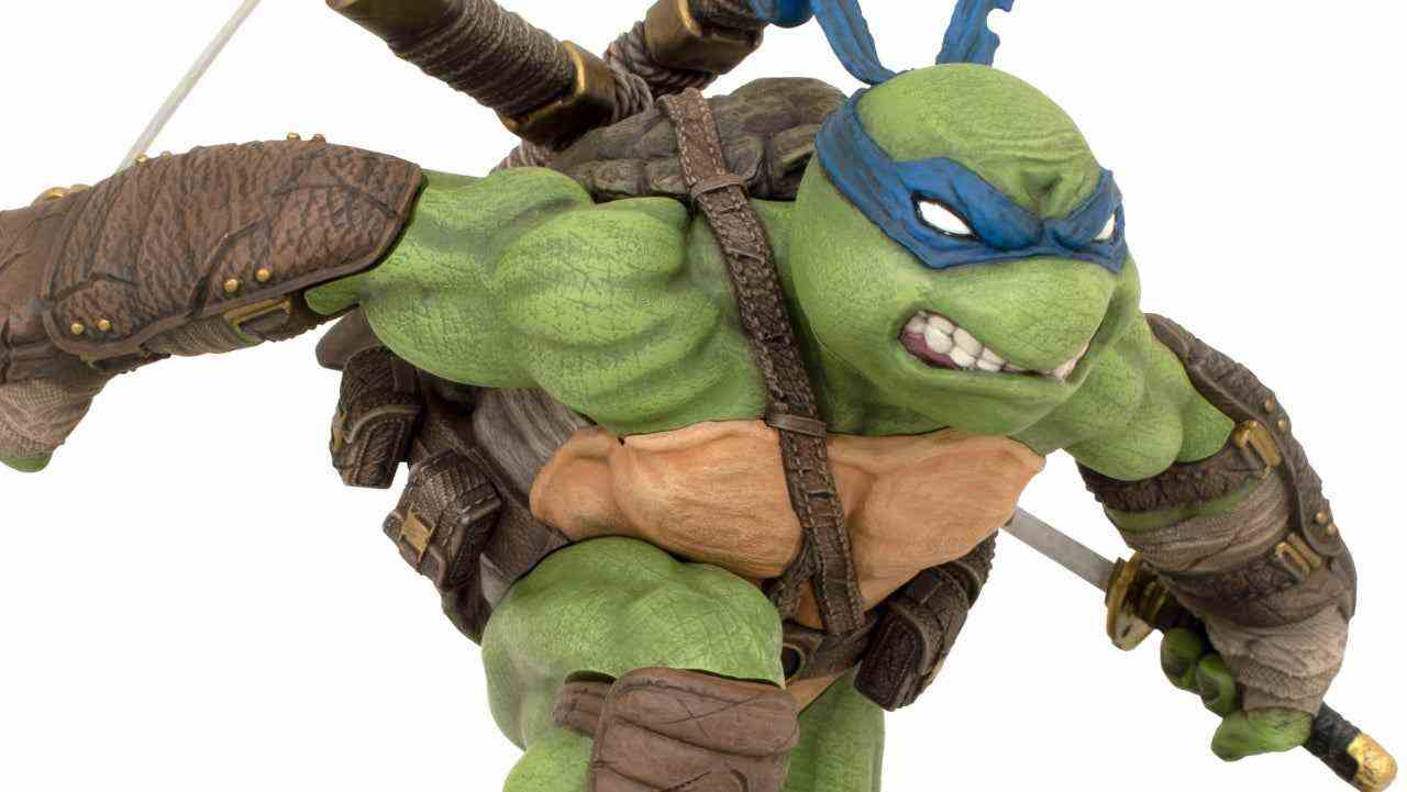 Leonardo se lâche dans ce diorama dynamique de la galerie Teenage Mutant Ninja Turtles
