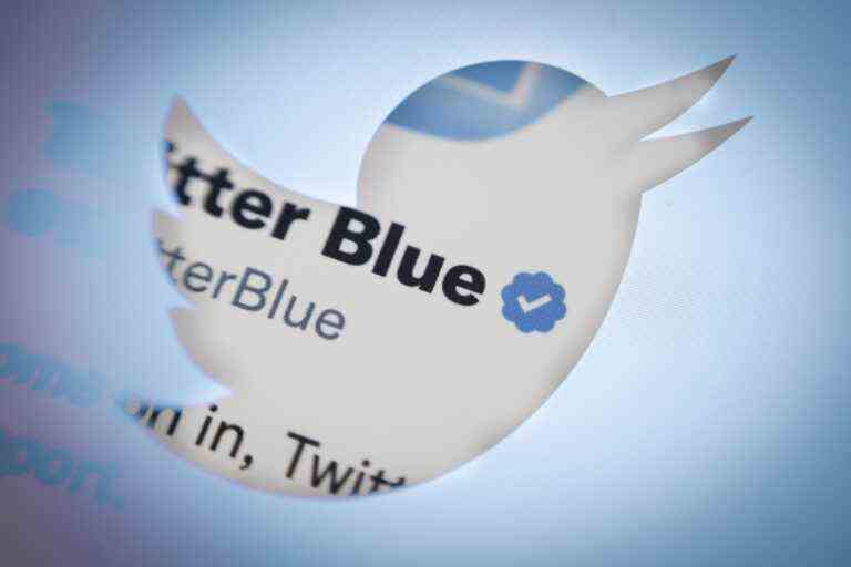 Les avantages de Twitter Blue incluent désormais des réponses mieux classées et des téléchargements de vidéos de 60 minutes