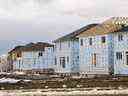 Maisons en construction à Brantford, en Ontario.