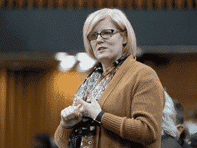 Carla Qualtrough, ministre de l'Emploi, du Développement de la main-d'œuvre et de l'Inclusion des personnes handicapées