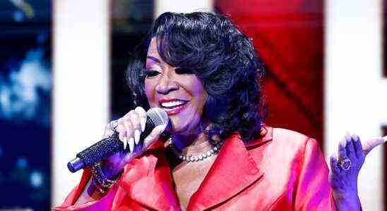 Patti LaBelle s'est précipitée hors de la scène lors d'un concert à Milwaukee alors que la foule évacuait en raison d'une alerte à la bombe