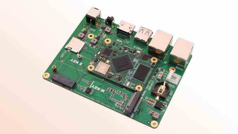 Radxa Taco transforme un module de calcul Raspberry Pi 4 en un NAS