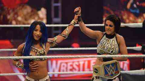 wwe bayley et banques sasha wrestlemania