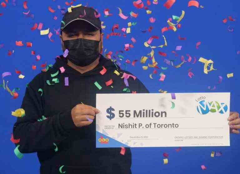 Un homme de Toronto qui a remporté un jackpot de loterie de 55 millions de dollars n’arrive toujours pas à croire sa chance