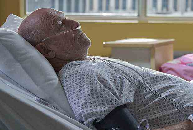 [VIDEO] Finale d’automne de « The Resident »: le retour du père de Nic – Corbin Bernsen