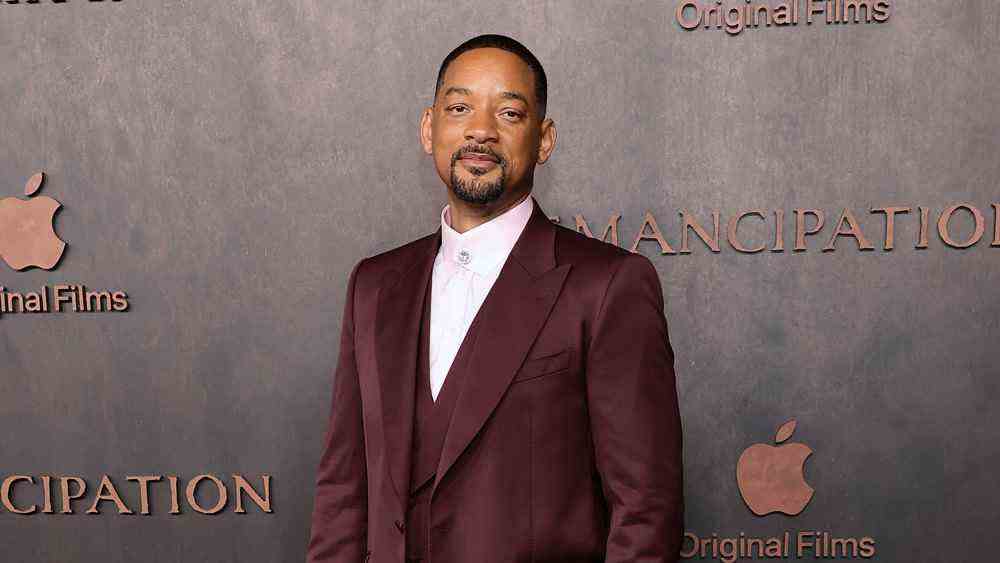 Will Smith marche sur le premier tapis rouge après les Oscars et déclare que « l'émancipation » a débloqué « l'empathie et la gratitude que j'ai pour vivre en ce moment »
	
	
