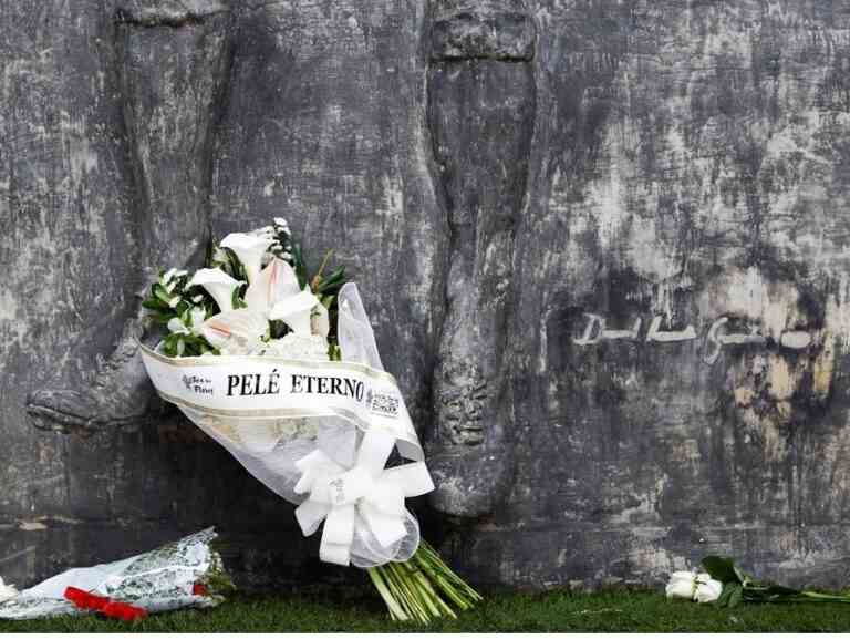 Les hommages à Pelé affluent, dont on se souvient pour avoir transcendé le football dans le monde