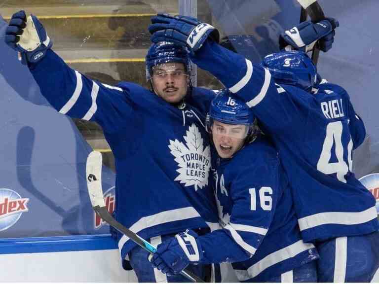 Auston Matthews des Leafs et Mitch Marner peuvent rejoindre le club 500 ensemble