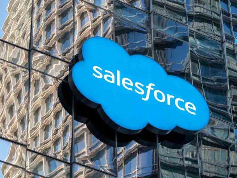 Salesforce va supprimer 10% des employés et réduire les bureaux en période de ralentissement