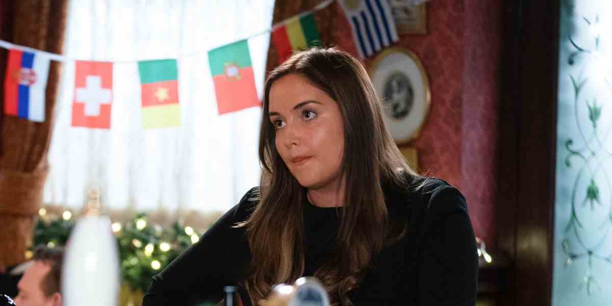 Jacqueline Jossa répond aux rumeurs de retour d'EastEnders

