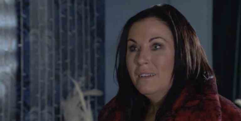 EastEnders révèle la décision qui a changé la vie de Kat Slater après un drame par balle

