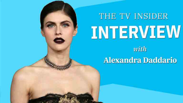 Alexandra Daddario sur Lasher, 'Mayfair Witches' Séduisant Big Bad (VIDEO)
