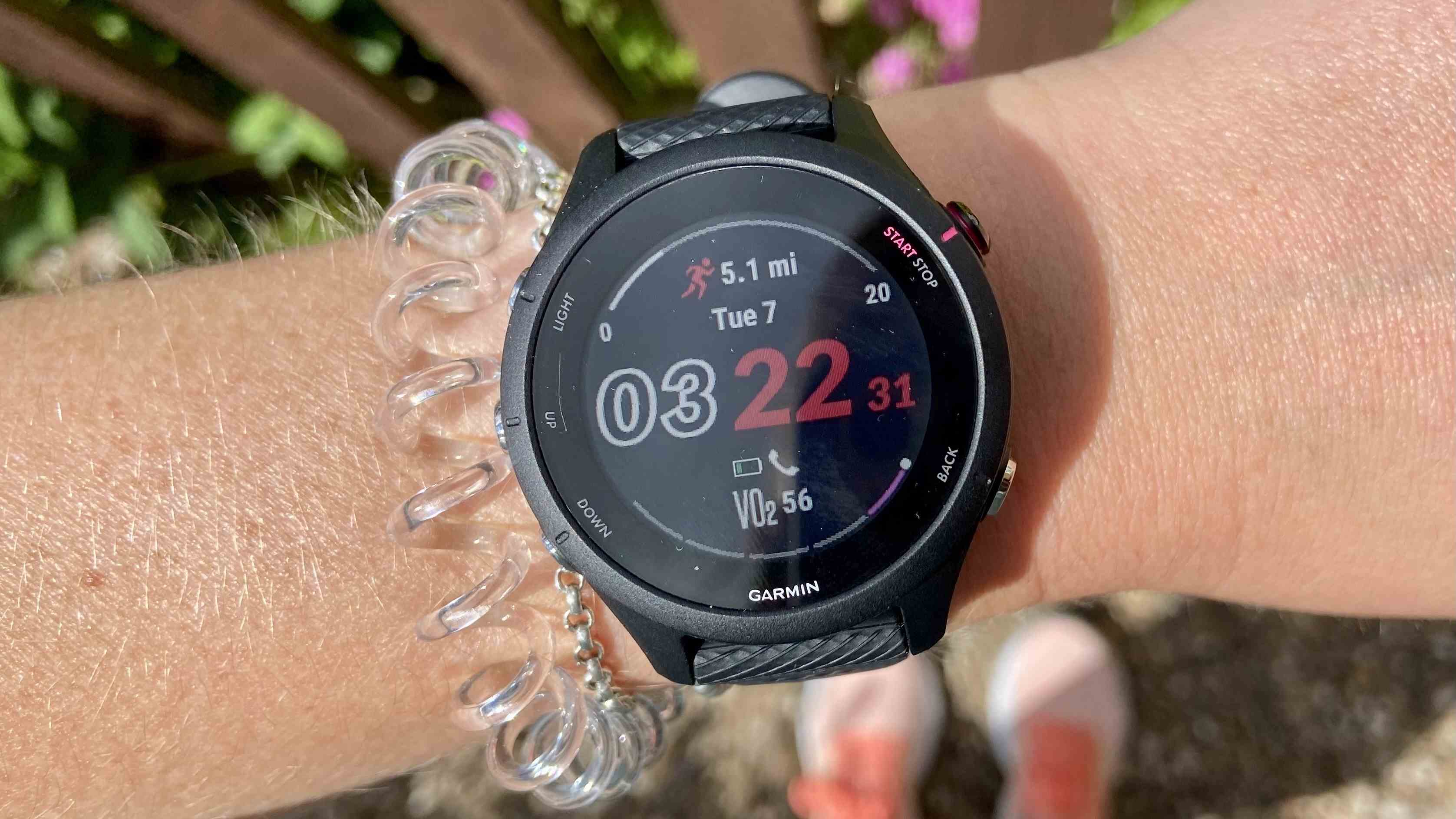 une photo de l'écran d'accueil du Garmin Forerunner 255