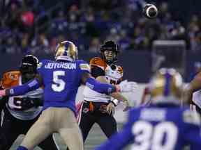 Le quart-arrière des Lions de la Colombie-Britannique, Nathan Rourke, est prêt à tenter sa chance dans la NFL.  Une décision sur son avenir, que ce soit avec les Lions de la Colombie-Britannique ou au sud de la frontière, est attendue à la mi-janvier.