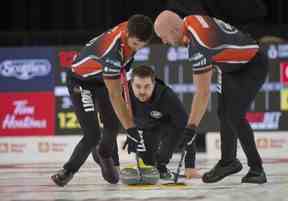 Avec Ryan Harnden (à droite) apportant sa vaste expérience du curling, l'équipe de Matt Dunstone de Winnipeg connaît un début de saison de 39-14 et a remporté deux épreuves.