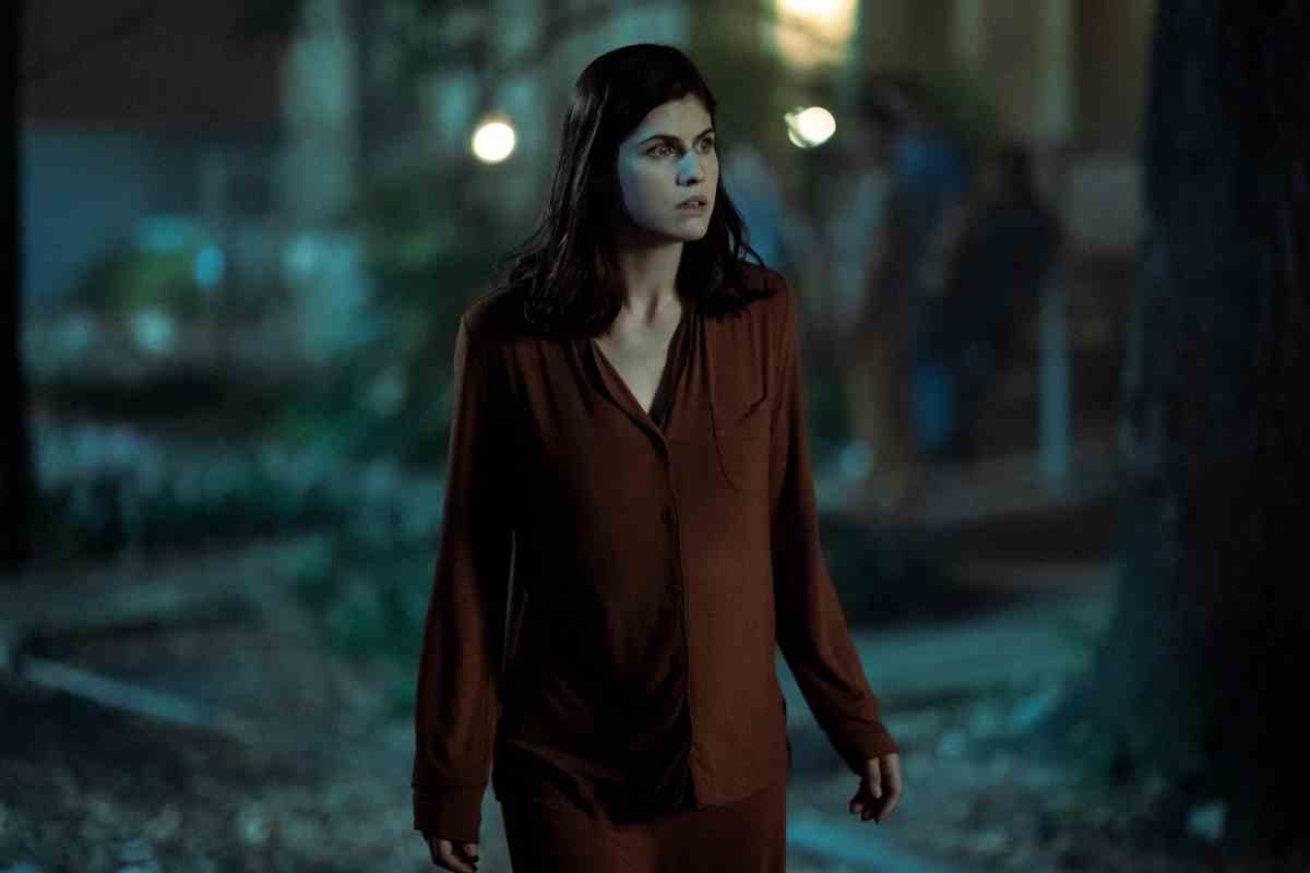 Anne Rice Mayfair Witches épisode 1 critique première The Witching Hour AMC prévisible simple pas ennuyeux mais Alexandra Daddario est forte